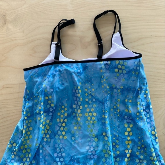 Tank Top with Built in Bra size Large (FO) - Picture 7 of 10
